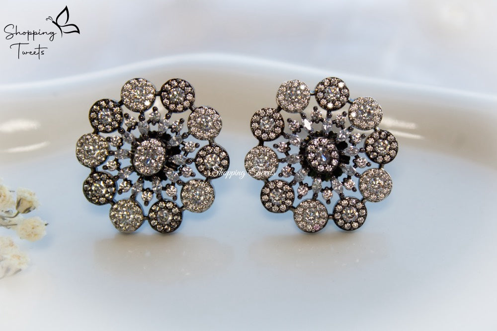 Urmi Studs